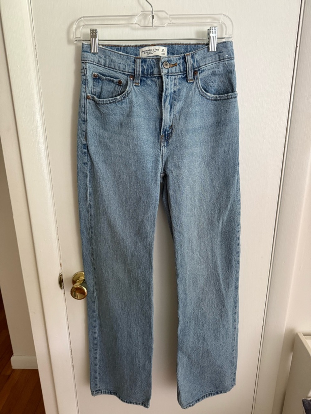 Abercrombie and Fitch The 90’s Relaxed Jean High Rise